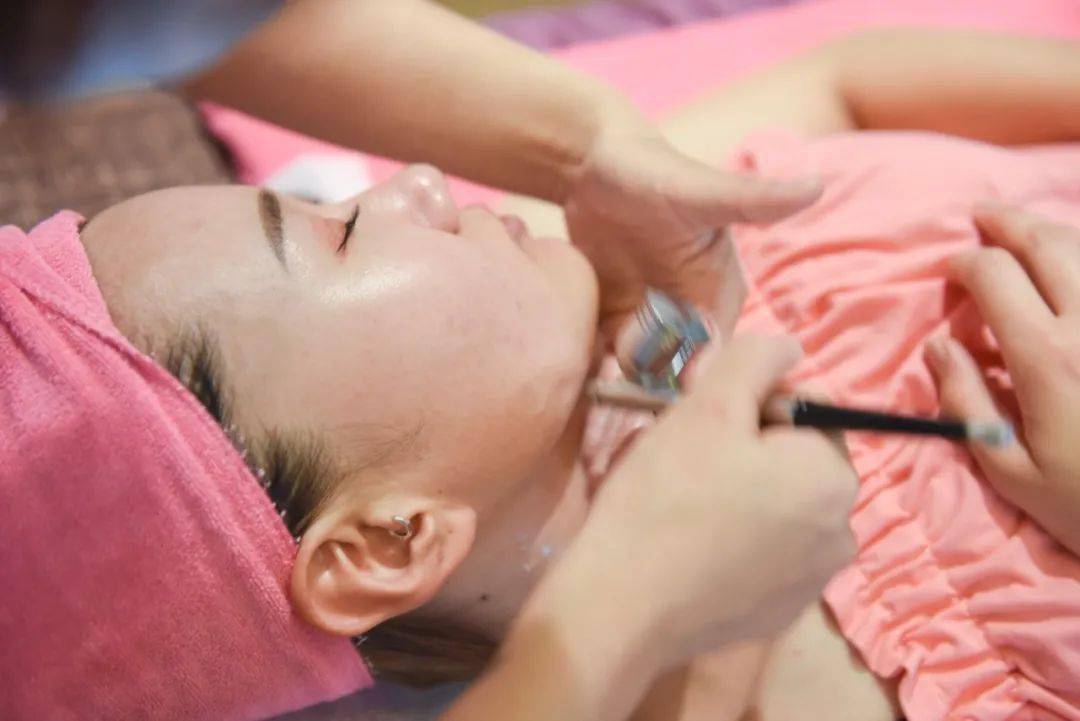 按摩|39.9元秒杀小气泡+瑜伽驻颜术+贵族SPA！超值福利让你美到发光！