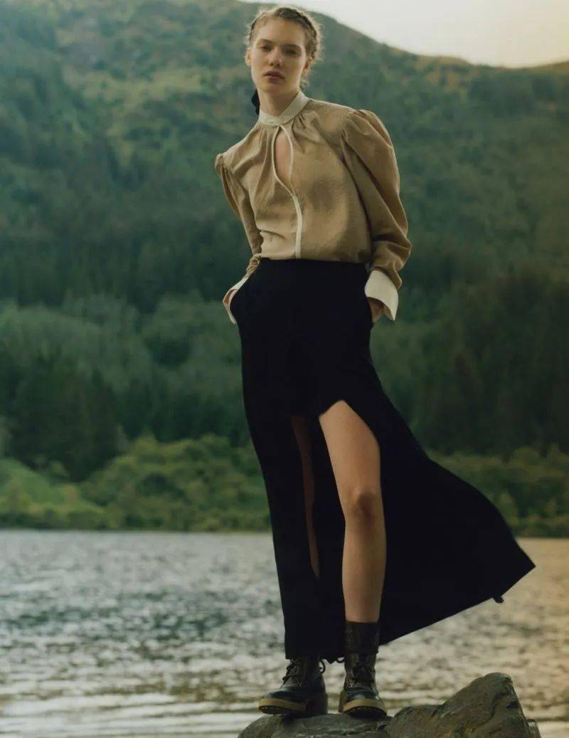 黑色|【服饰前沿】2020显白又高级，只服奶茶色