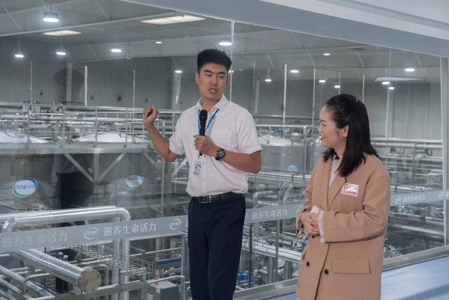 out|还在盯着国外奶粉，那你就彻底out了，拼多多母婴溯源活动真相了！