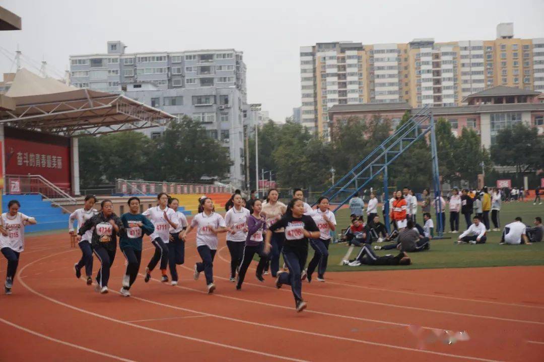 2020初三第一次模拟_备战2021中考:我校初三年级首次体育模拟测试顺利完