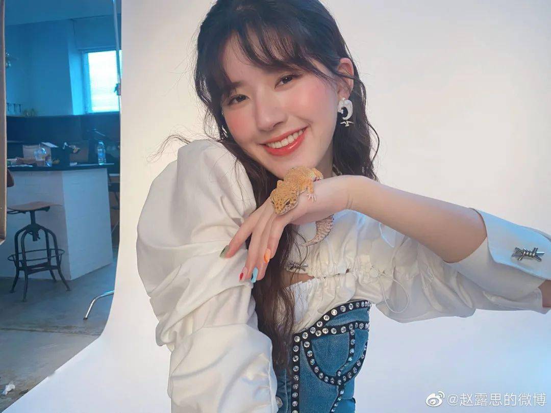 肌肤|我长得像高中生的原因,一定是因为我长得嫩!