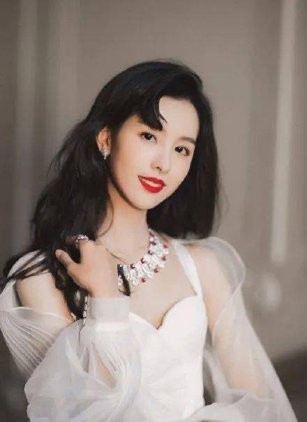 短发|2020 秋冬发型趋势，风情万种都是你