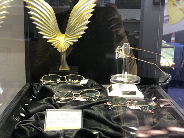 萌系|蓝色联名款汽水,萌系IP包装午餐肉……老字号可以很年轻