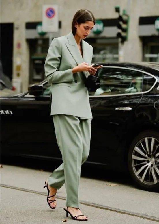 女人|聪明的女人，懂得穿套装