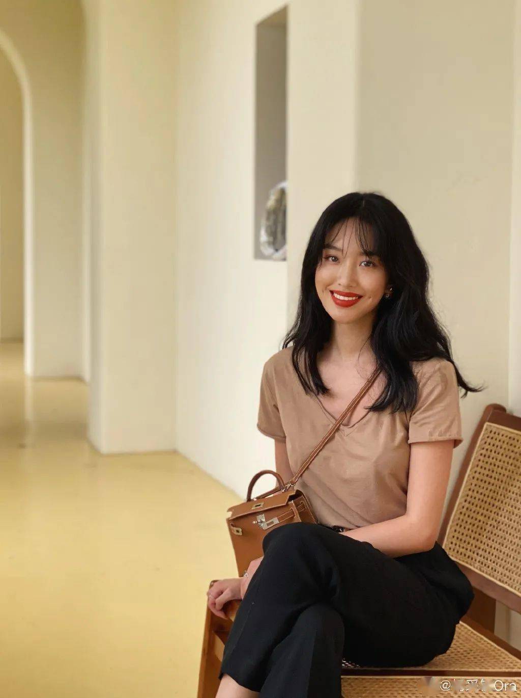 涂越白|美人计 | 肤色越来越健康的杨采钰，告诉你底妆真不用越涂越白