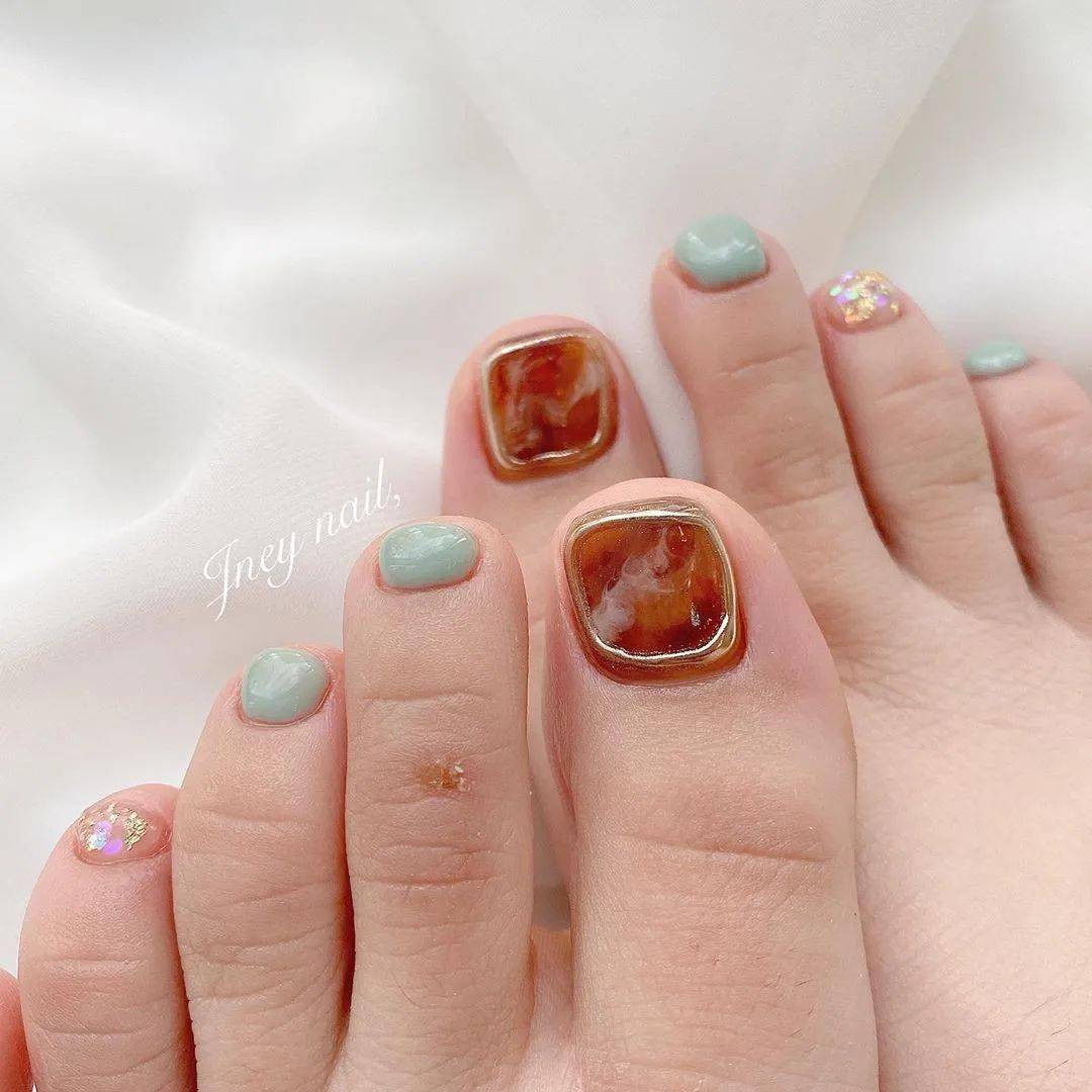 款式|赶紧存图！40款秋冬美甲，显白不挑人！