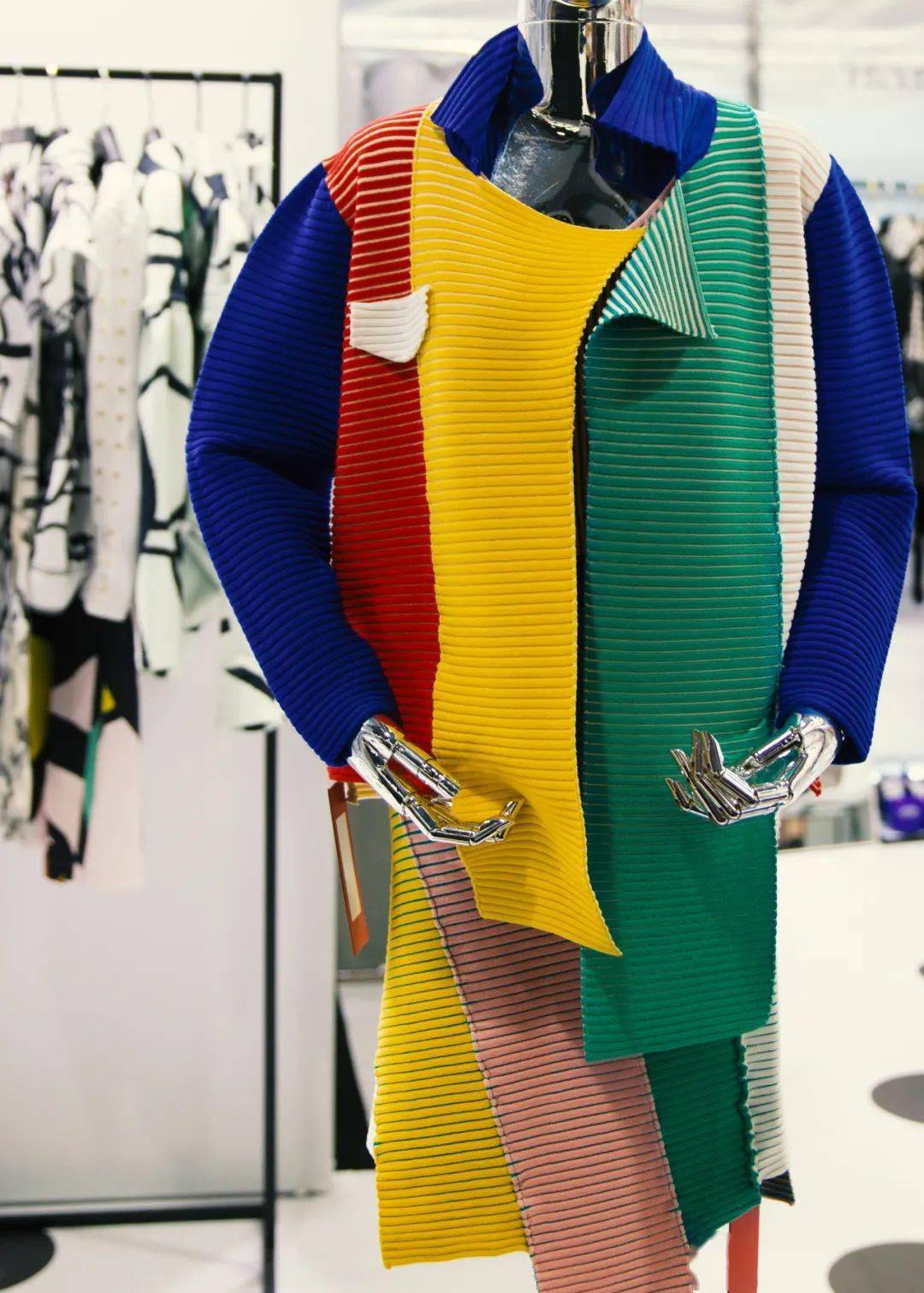 上海|在上海时装周2021春夏MODE展上,我们找到了这些新设计!