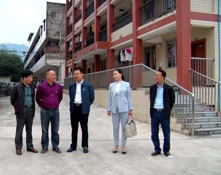 谢琨到蒙山县第二中学党支部联系点开展指导工作