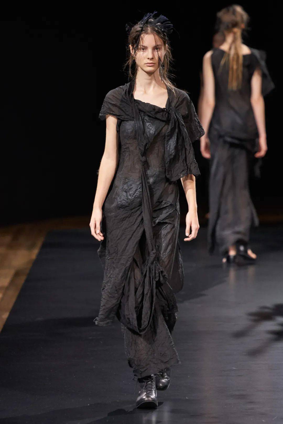 剪裁|Yohji Yamamoto 2021春夏丨标签式解构设计