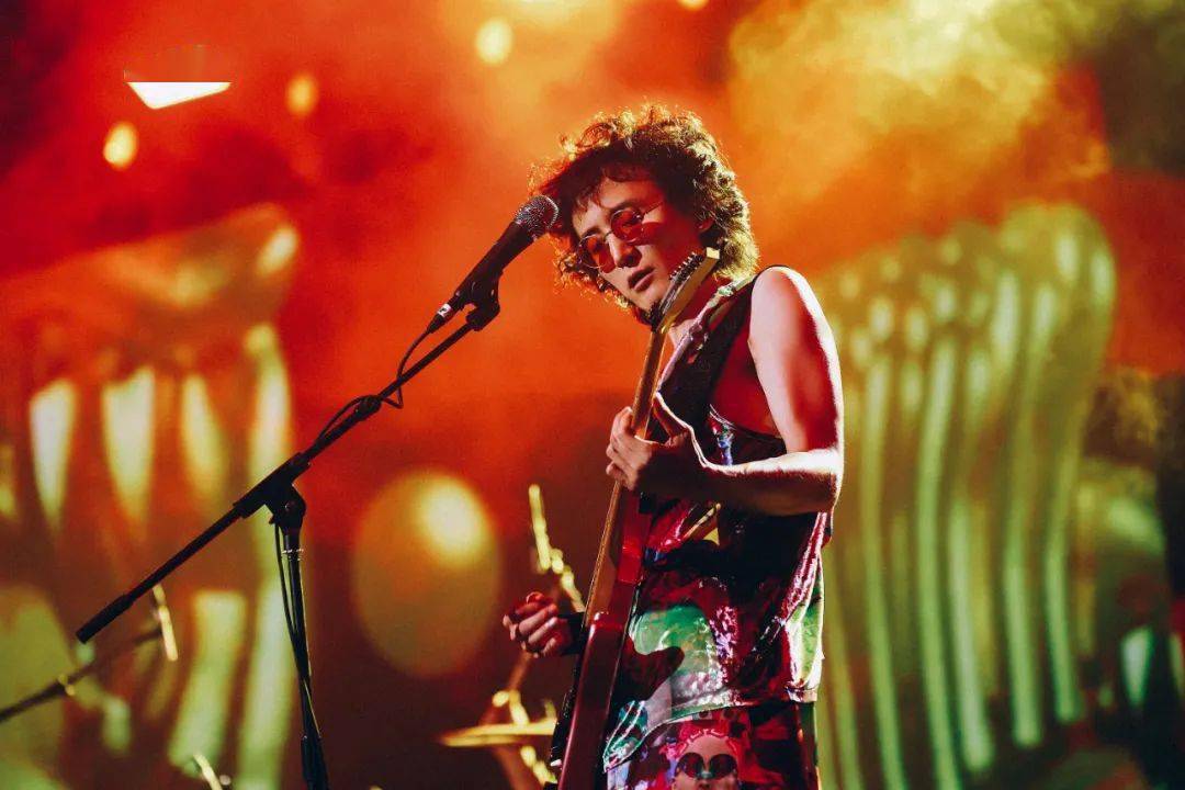 服装|二手玫瑰要进军潮流界了吗？