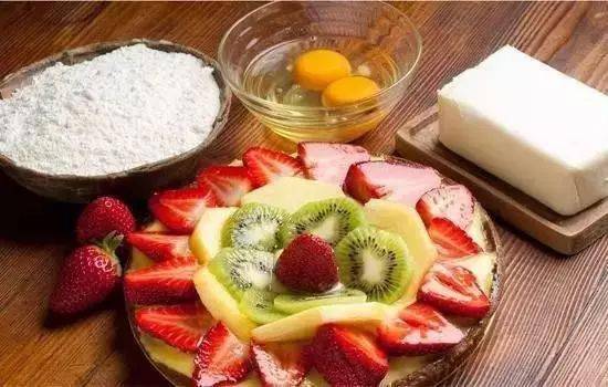 哪些食物属于高热量的和高脂肪的 e6e2522f5734466f834a90ea85d063e0.jpeg