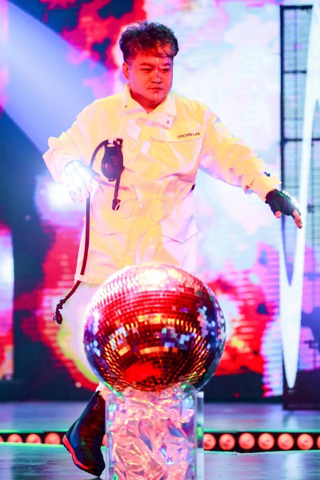 服装|二手玫瑰要进军潮流界了吗？