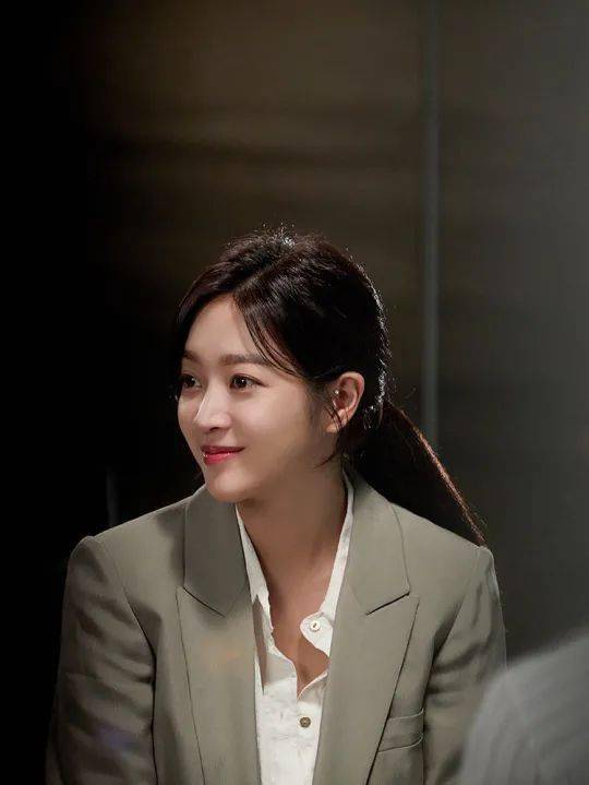 眼线|能让李栋旭一直念念不忘，这个女人不简单！