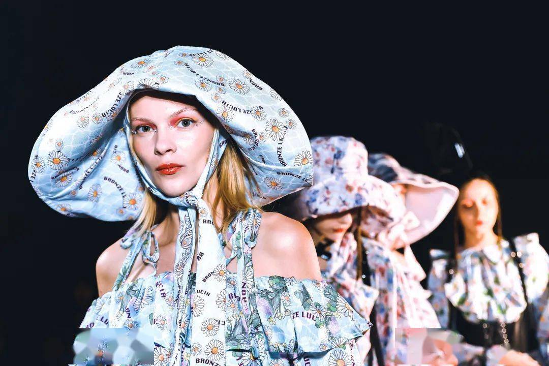 陆玺娅|不愧是你！本季最“拼”的设计师品牌～