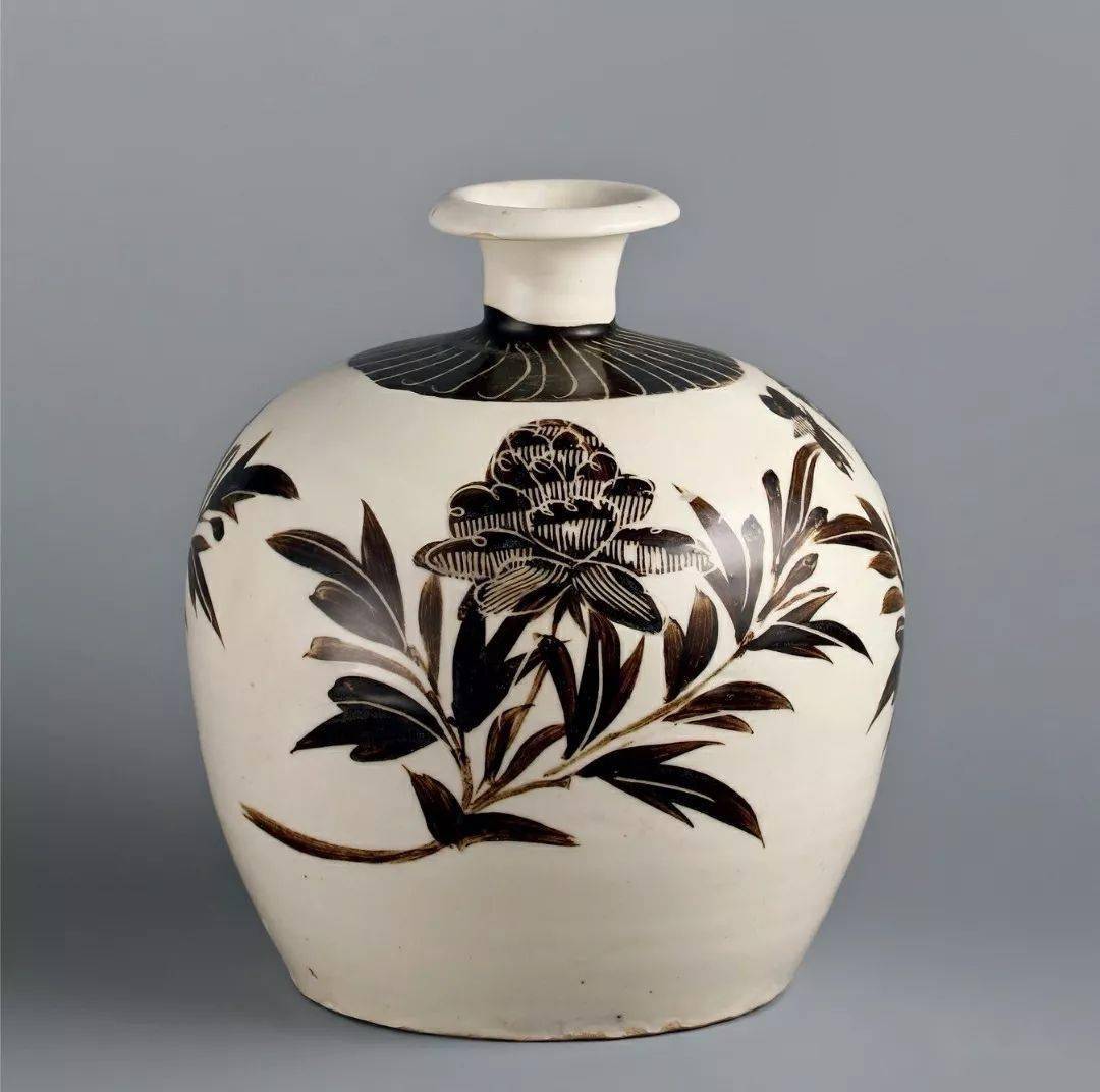 中国 磁州窯黒釉 花文瓶 V R6028-