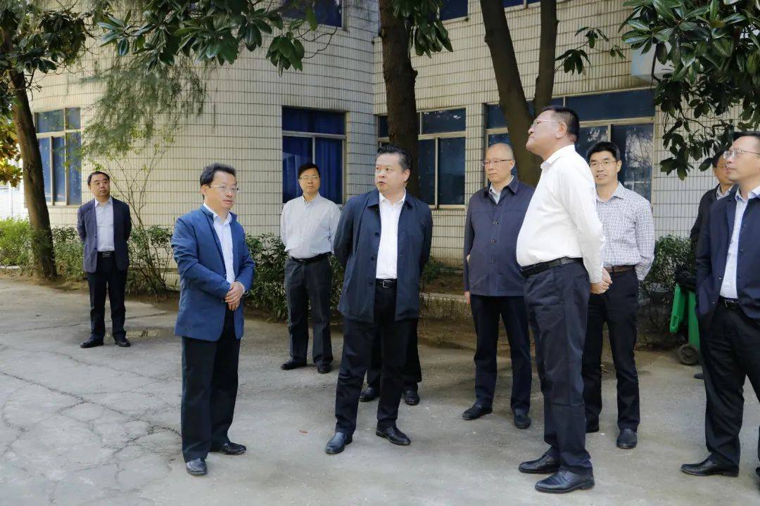 镇江市委副书记,市长徐曙海来我校调研