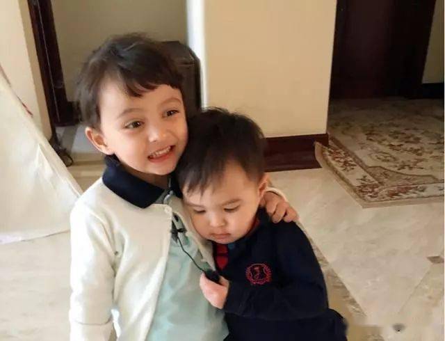 有种"颜值"叫马雅舒的混血女儿,五官深邃立体,宛如真人版芭比