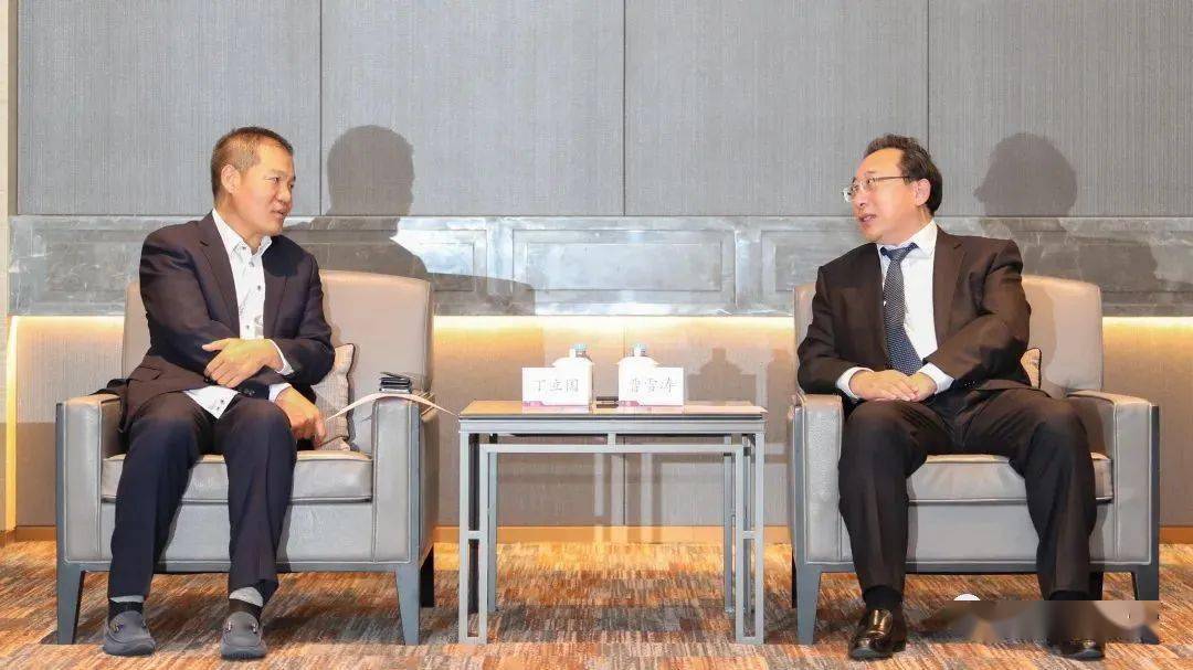丁立国董事长出席德龙集团捐建南开大学当代艺术馆签约仪式