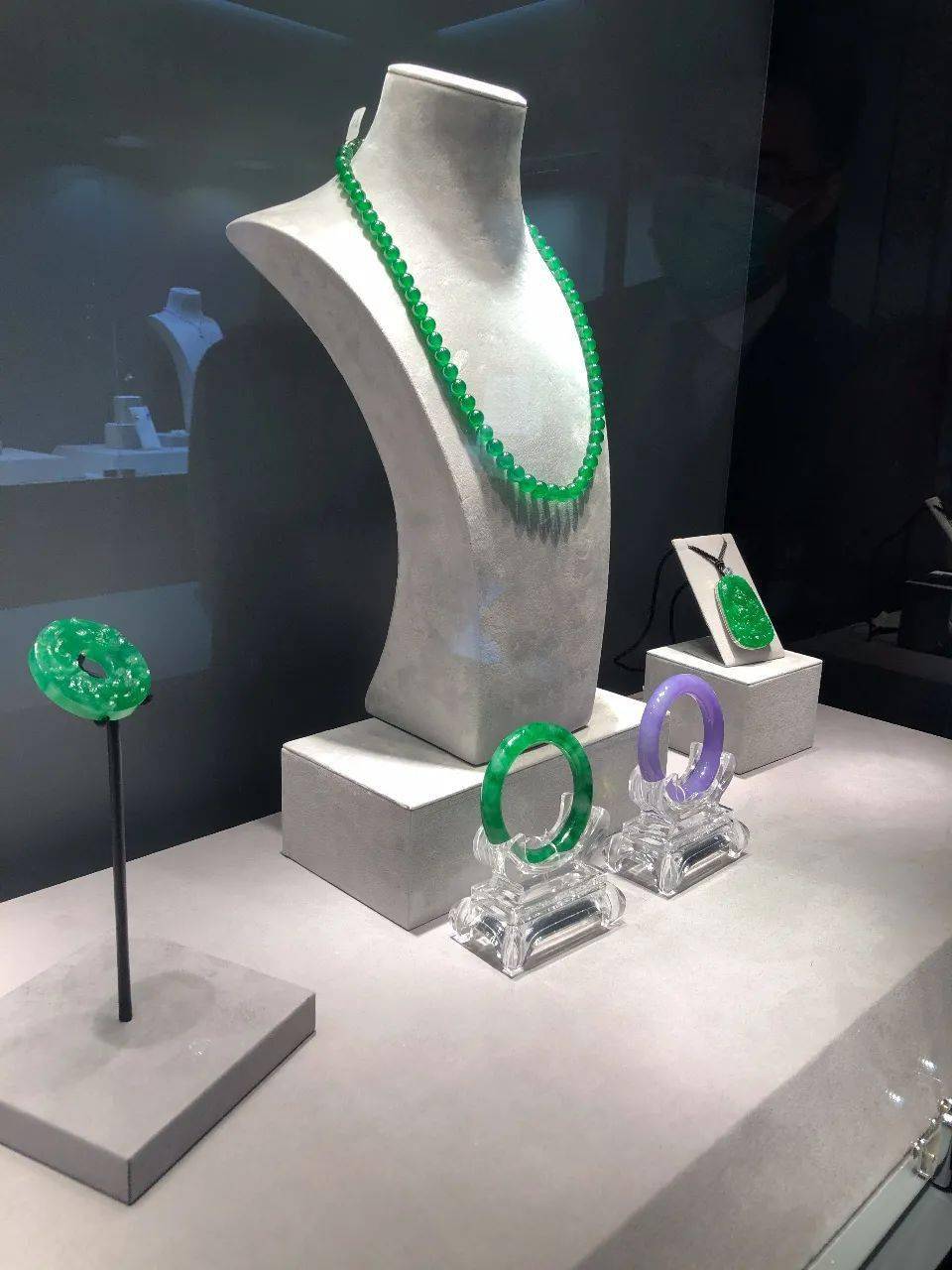 珠宝|【大象视界】刘銮雄随手卖点红酒到手5000万，这些才是富豪的传世之宝