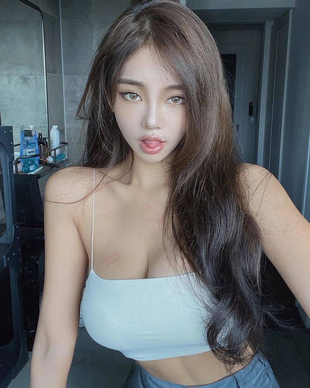 Sung|「F cup」或许有很多，但Jennie只有一个