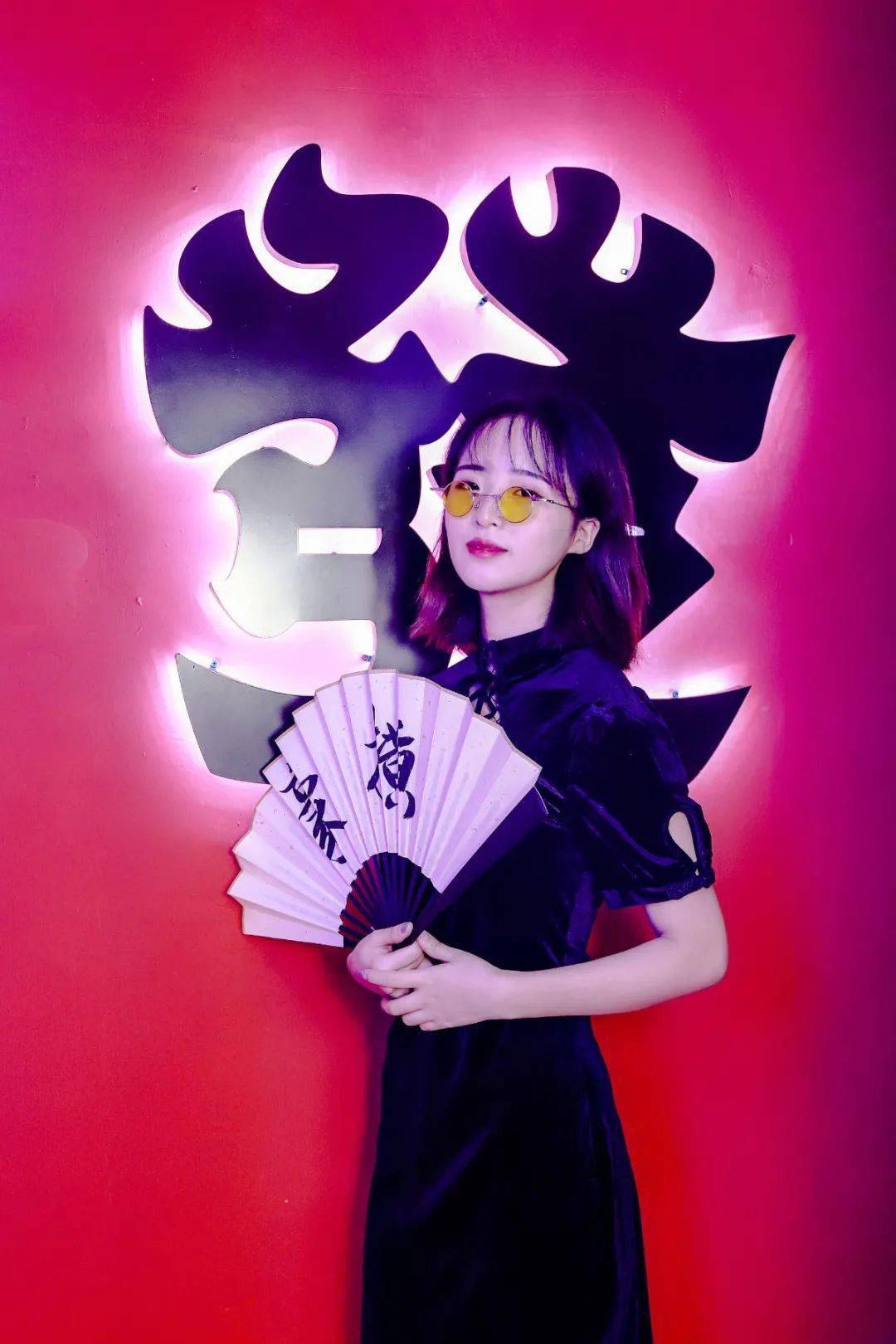 国潮|美炸了！国潮旗袍、复古港风、JK制服...这家换装自拍馆太好拍了！3小时不限服装，20+拍照场景，100+种造型！随手拍出大片！