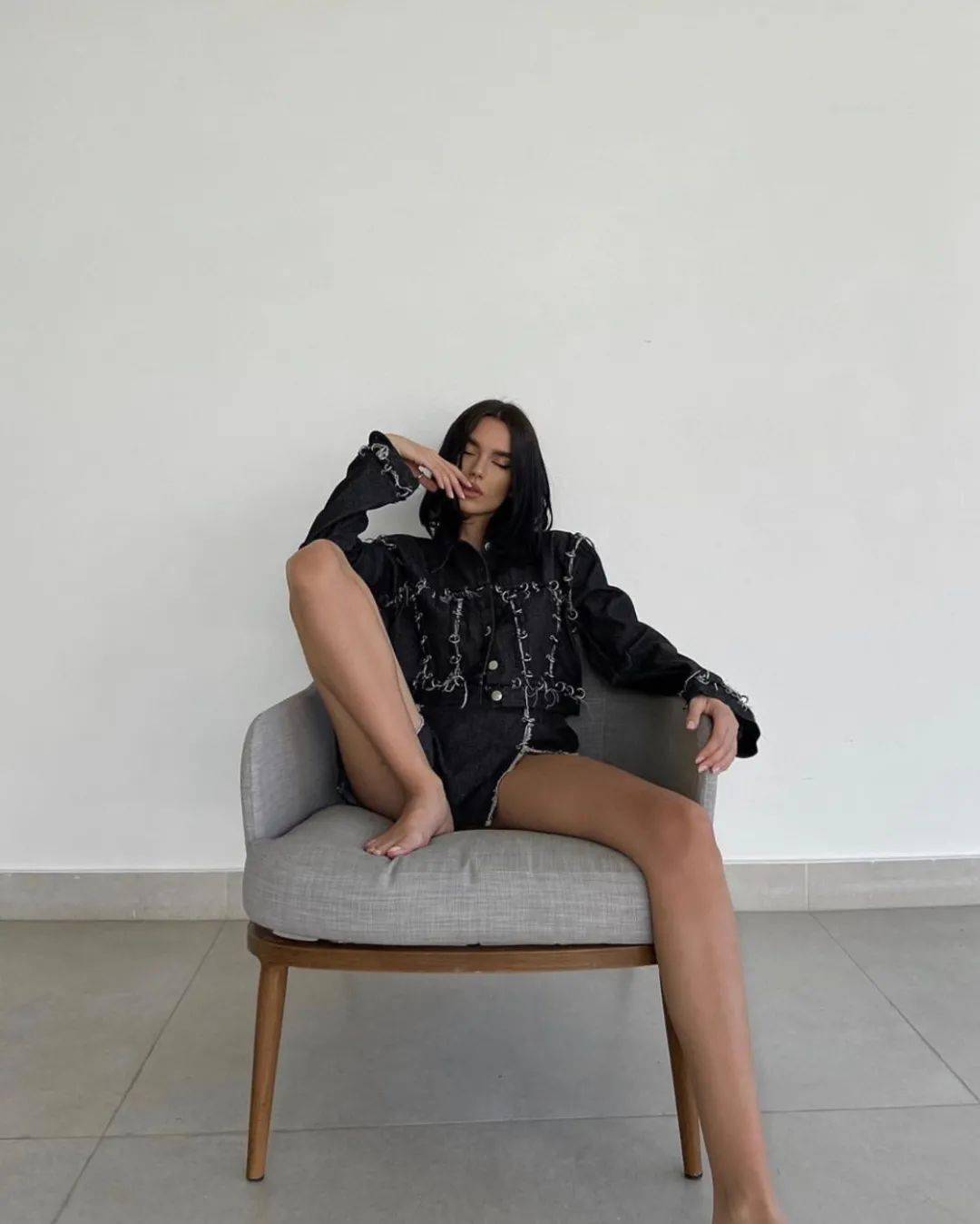 链条|易烊千玺被绑凳子上?时尚圈的链子有点厉害!