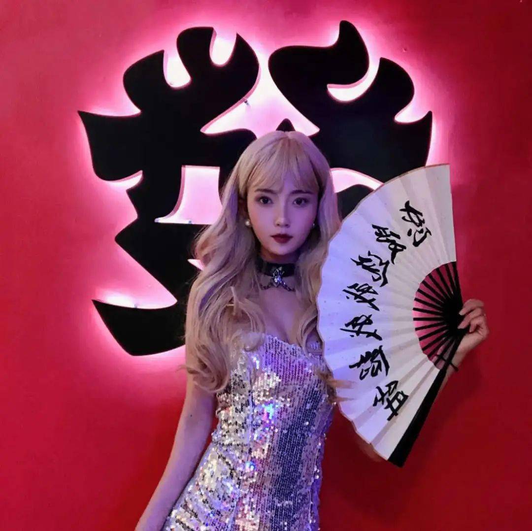 国潮|美炸了！国潮旗袍、复古港风、JK制服...这家换装自拍馆太好拍了！3小时不限服装，20+拍照场景，100+种造型！随手拍出大片！