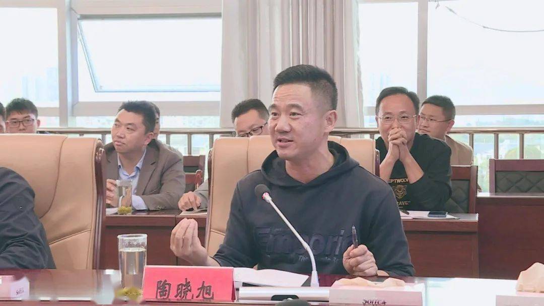 老村长董事长_老村长酒业董事长背景