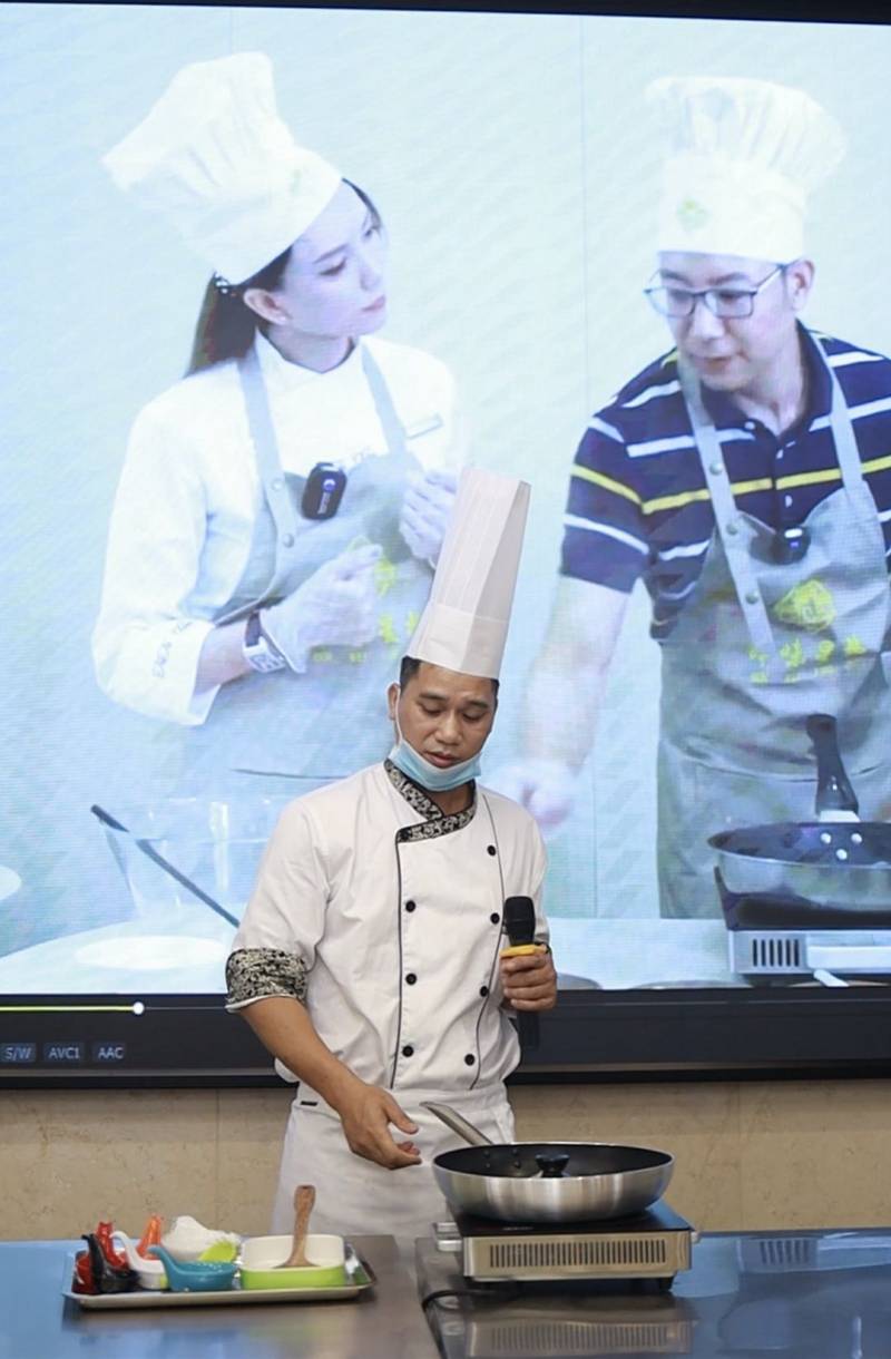 可乐鸡翅|硬核必修课！做一盘可乐鸡翅，犒劳一顿自助餐！