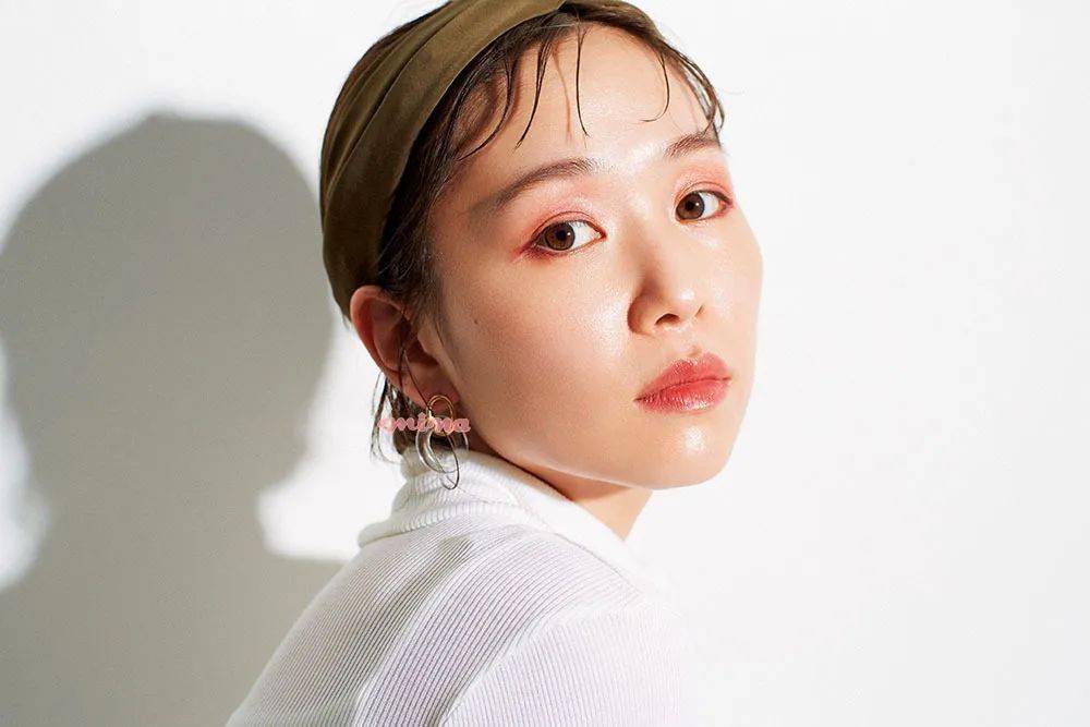 眼影|每刻美丨千国惠和高桥爱的秋日妆容 尽显成熟魅力