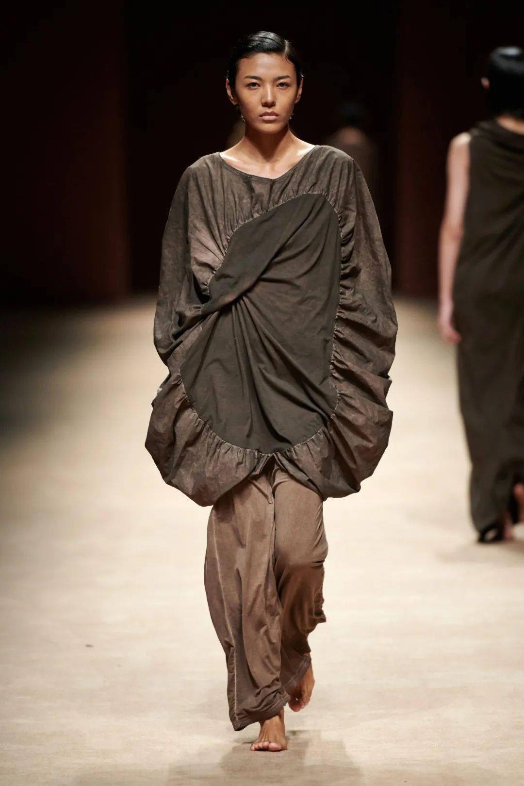 时装周|2021SS上海时装周 | 中国时尚向阳而生！