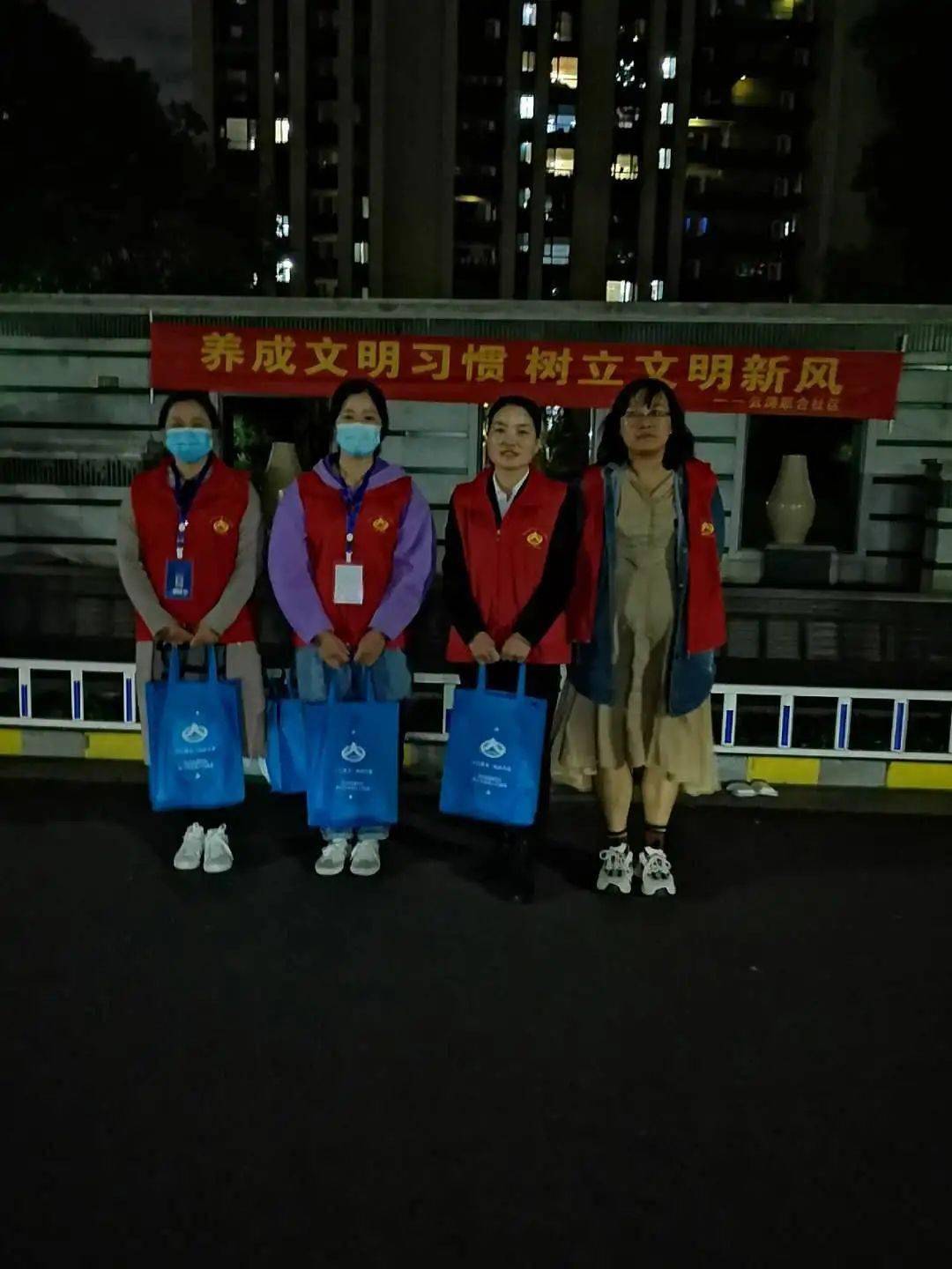 人口普查工作火热进行中_人口普查工作照片