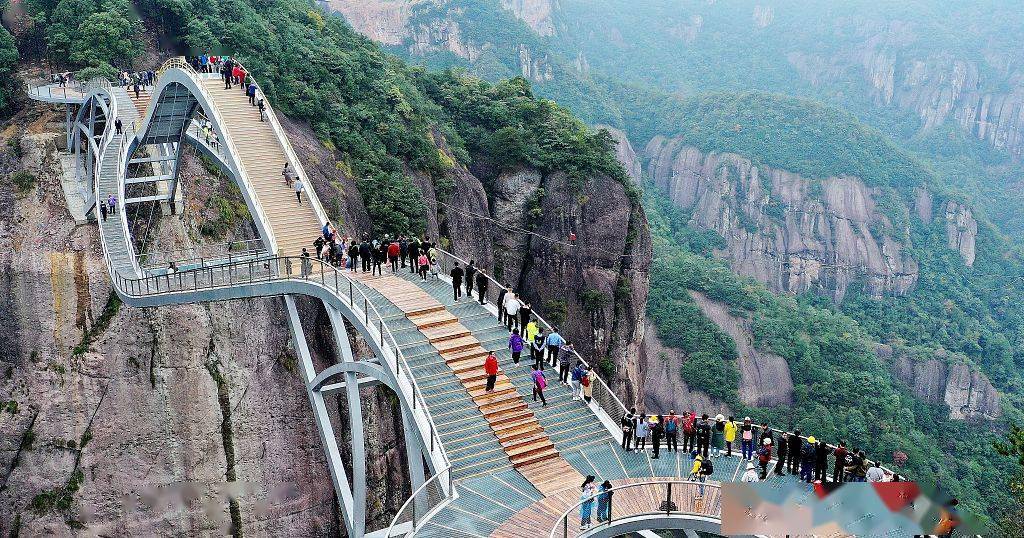 浙江仙居:扁带高手神仙居景区高空舞芭蕾