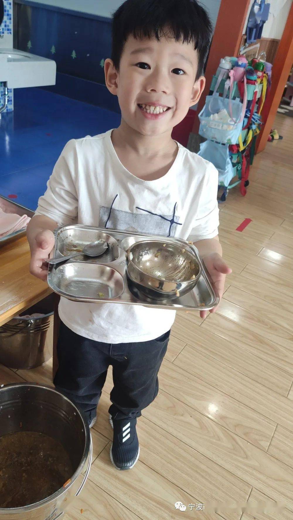 全球有多少人吃不饱饭 802bafa239ad4ee783497acb216eb76c.jpeg