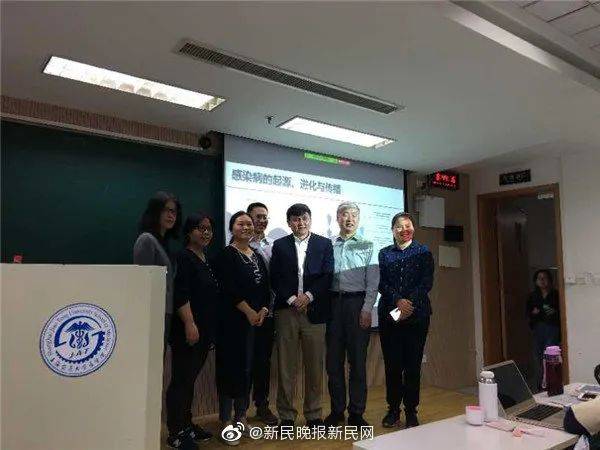 张文宏回应 为啥没去领‘医德楷模抗疫特别奖’