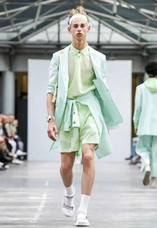 硬货|时尚丨穿薄荷绿总出错？点开收获全网最硬货搭配指南！