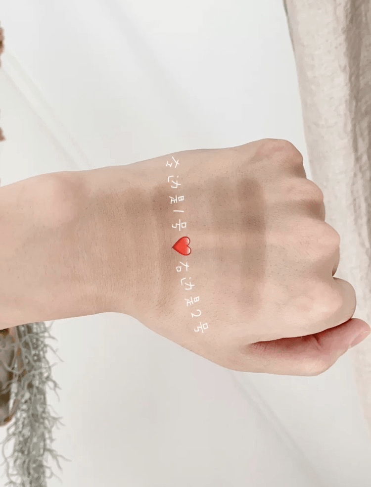 脸型|脸大五官扁平=丑？这招＂整骨级”化妆术拿好不谢！