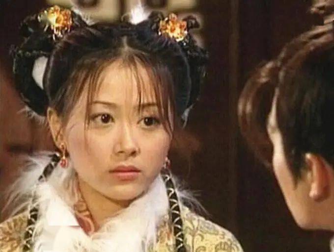五福姚乐怡罕晒全家福4岁女儿五官精致老公帅气不输明星