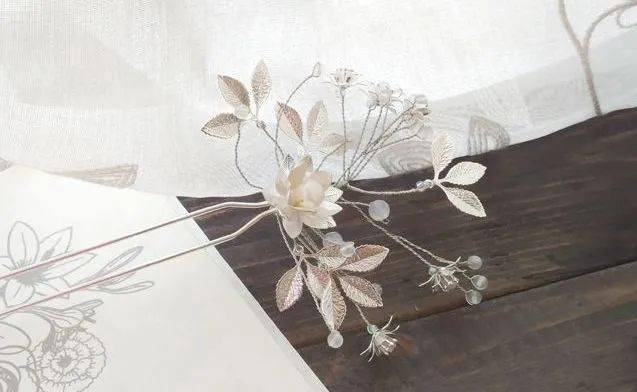 耳环|九大色系绝美汉服！一套完整的汉服，还得用这些来搭配！