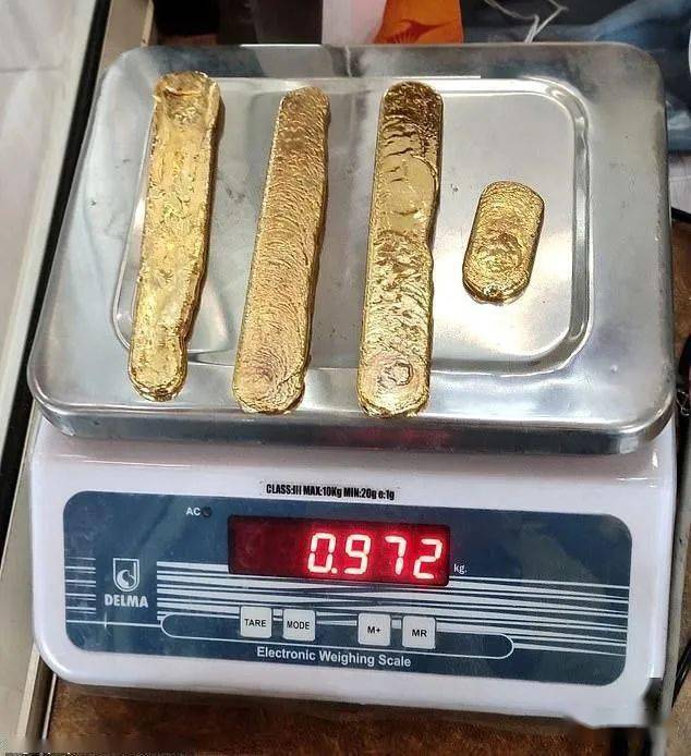 塞2斤金条藏8部手机…人类对肛门的探索太可怕了