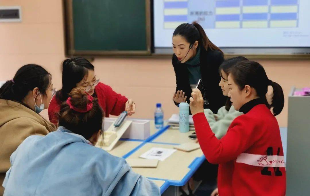 科学老师图片 ddcdaa27569945aa9dce5e0ae16ccd5c.jpeg