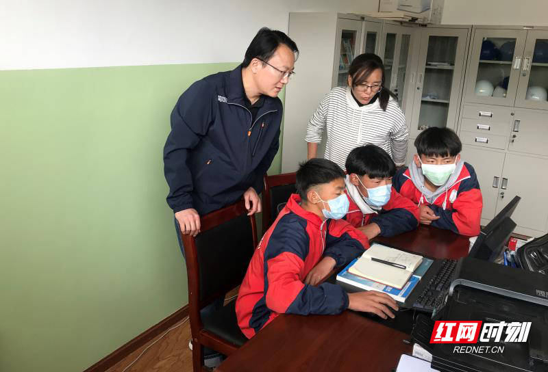 谢复兴|湖南援藏教师谢复兴：把初心镌刻在雪域高原