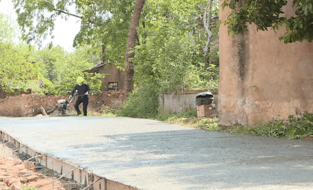 许屋村人口_重教兴学 爱国爱乡(2)