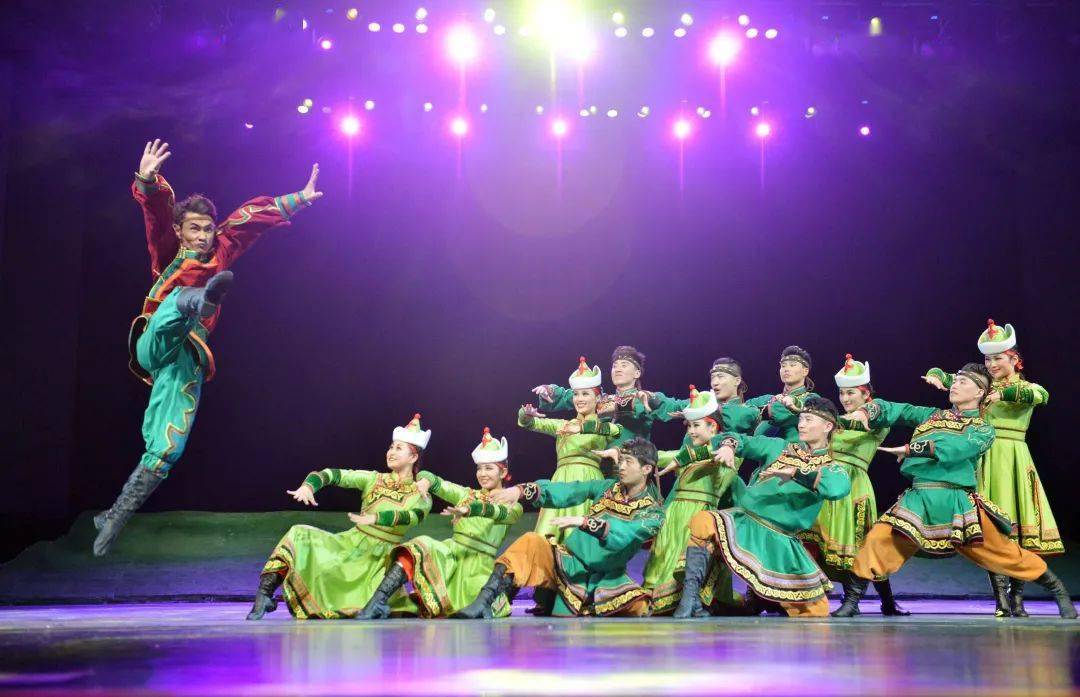 少数民族舞蹈完整版男 06a6ecd62d7d4d3d9c728848472fe71c.jpeg