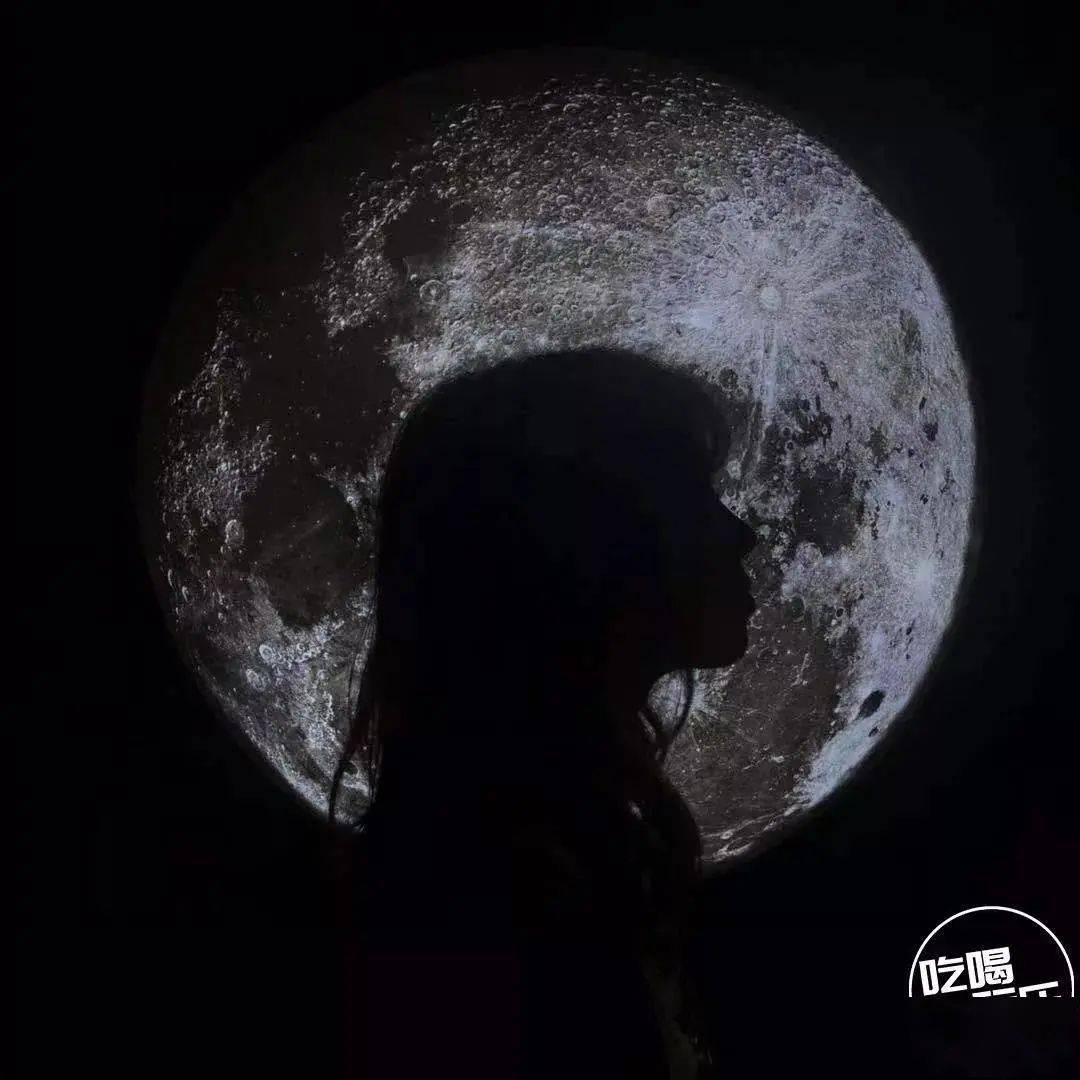 pub|古镇这个高逼格音乐烧烤吧！撑起了夜生活的半边天！啤酒1元畅饮 | Mini pub × 三码头