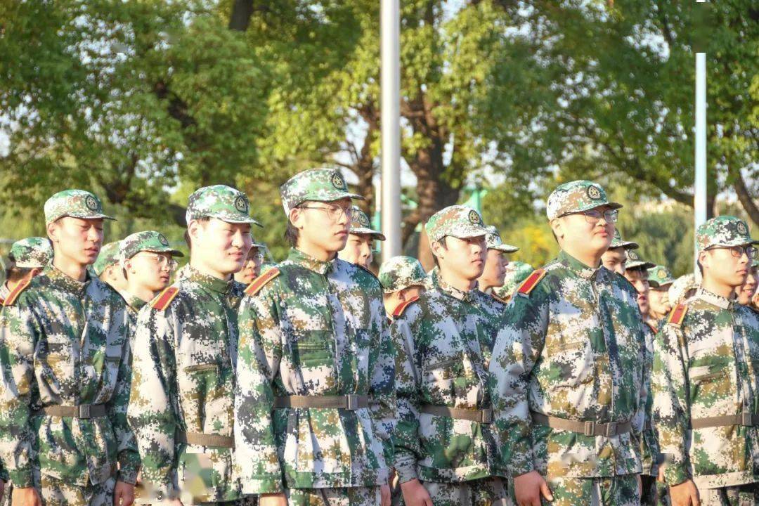 军训进行时,来看看苏信的小萌新们