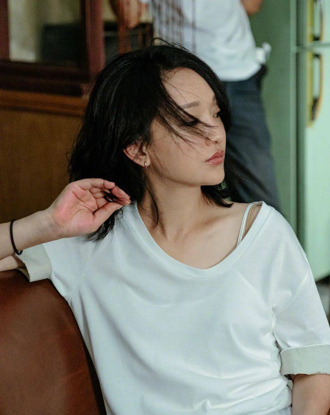 岁月|擦个口红就美出圈,这才是岁月不败的美人!