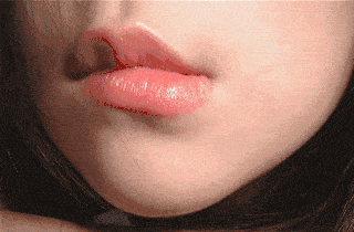 可口可乐|会玩!可口可乐竟开始做唇膏?!连接吻都是汽水味儿~