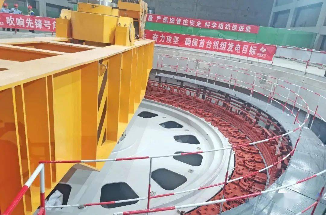 反击破碎机板锤_圆锥式破碎机报价_锤式破碎机 转速