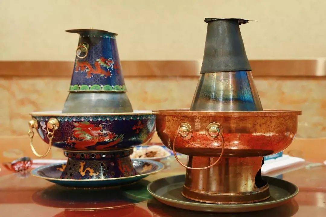 烧烤|用一口锅吸引了90%的回头客！更牛的是...十堰这家人气餐饮店